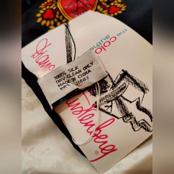 Diane Von Furstenberg XLarge Paisley & 💯 Silk Scarf Plaid Scarf NWT - Picture 9 of 16